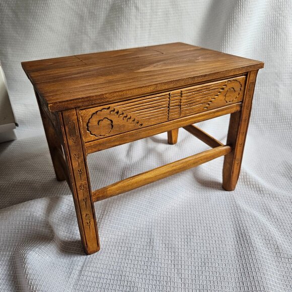 Josefina Table and Chairs IOB Retired - Picture 6 of 13